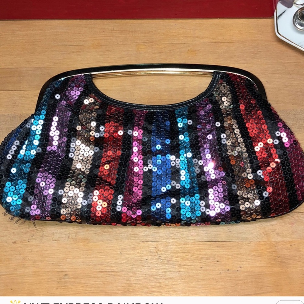 ☀️4 for $20☀️EXPRESS CLUTCH - Picture 1 of 1